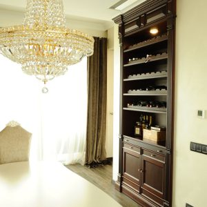 Rafturi in perete pentru sticle de vin
